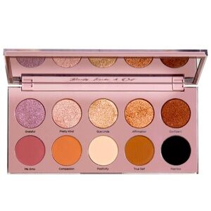 Dominique Essential Palate